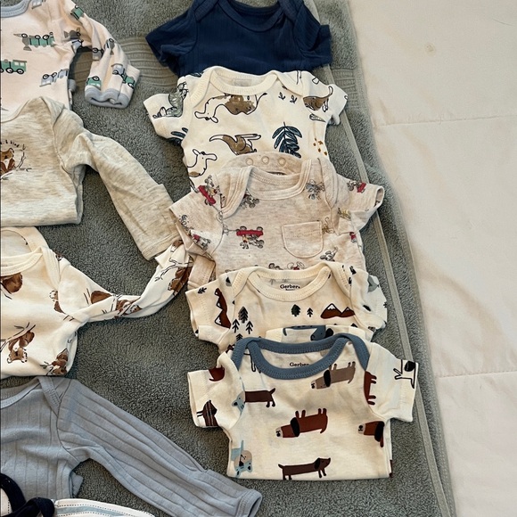 Adorable Baby Onesies total of 15. - Picture 4 of 4